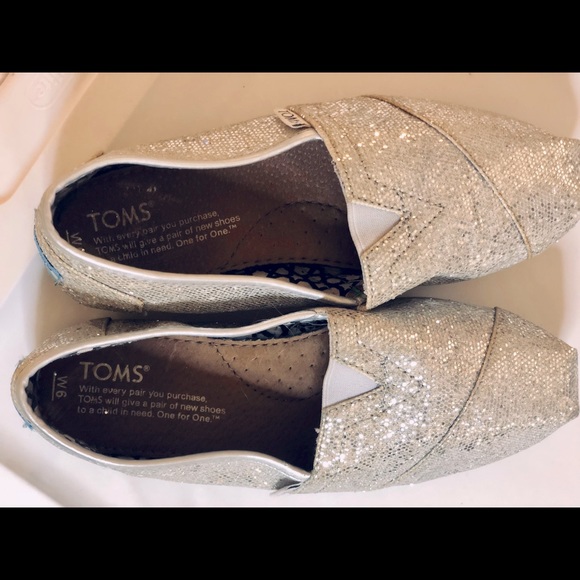 Toms Silver Glitter Flats - Size 6 - Picture 10 of 10